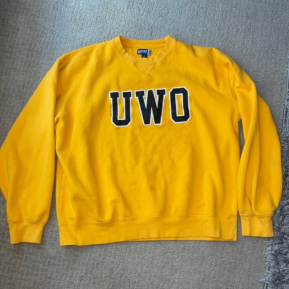 UW-Oshkosh crew neck